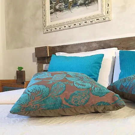 24h Guest house Lucca